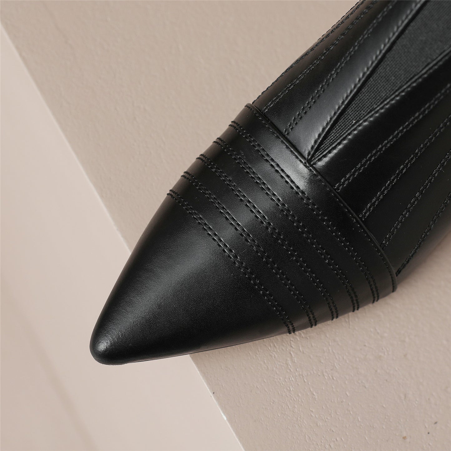 Nine Seven Women's Genuine Leather Handmade Side Zip Up Pointed Toe Ankle Boots