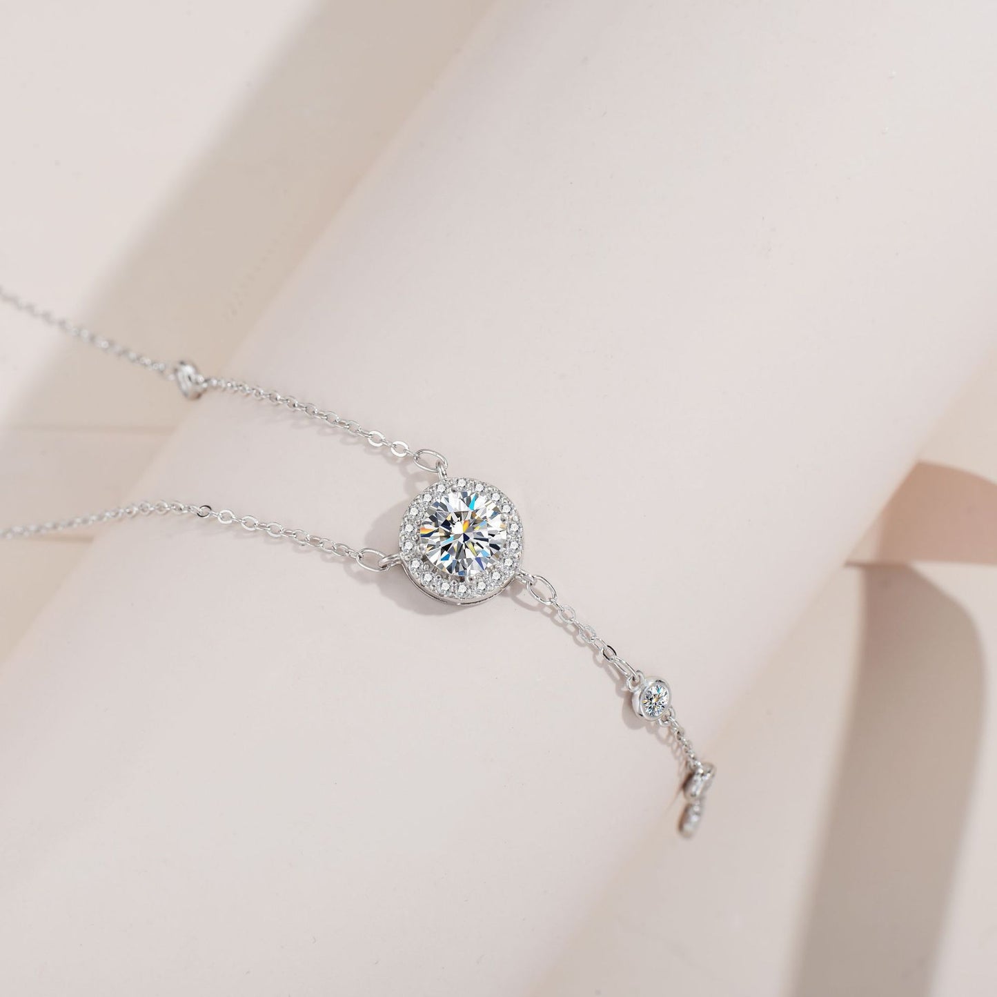 Moissanite Collarbone Necklaces for Women Glitter Pendant Necklace Gifts
