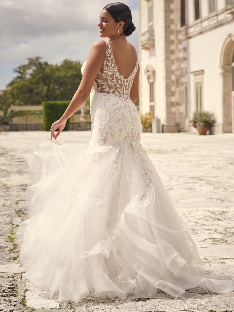 Nine Seven Straps Deep V-Neckline Appliques Embroidery Tulle V-Back Wedding Dress Customization