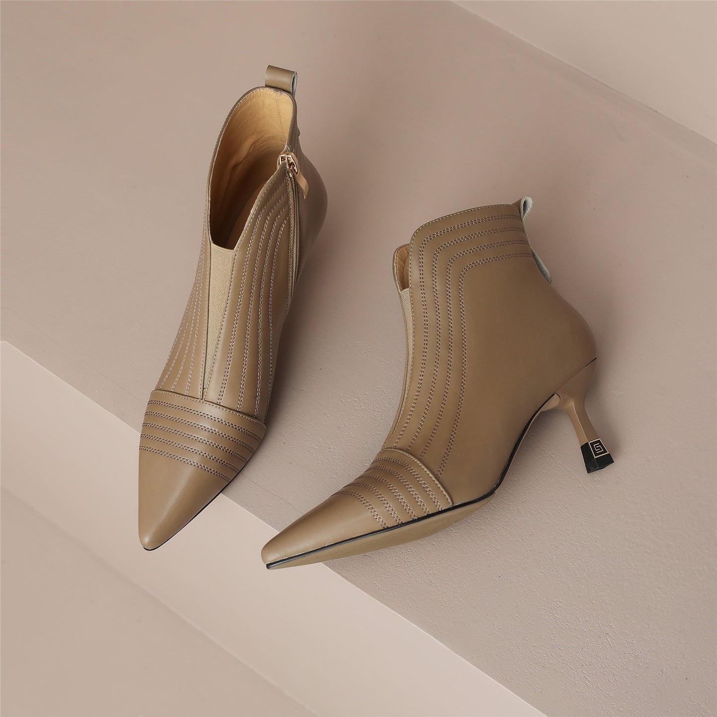 Nine Seven Women's Genuine Leather Handmade Side Zip Up Pointed Toe Ankle Boots