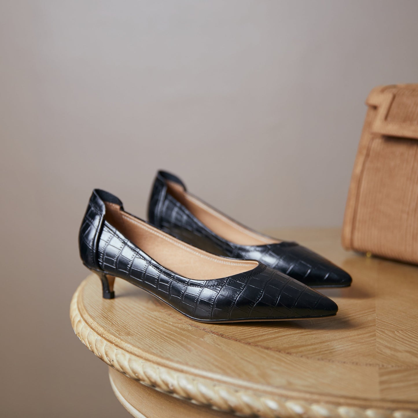 Nine Seven Women's Handmade Genuine Leather Pointed Toe Low Kitten Heel Slip On V-Shaped Retro Pump Shoes