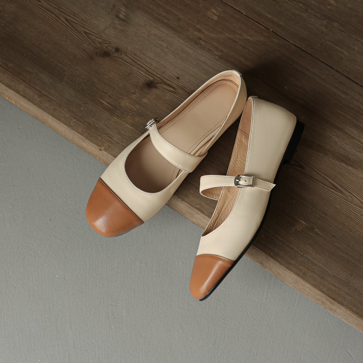 Nine Seven Handmade Genuine Leather Women's Round Toe Flat Modern Buckle Mary Jane Shoes