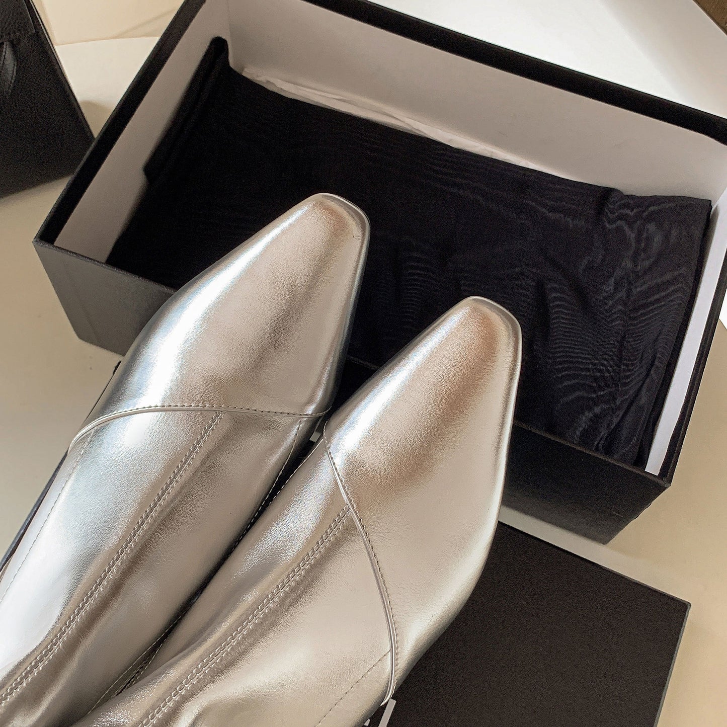 Nine Seven Handmade Women's Sexy Stretch Leather Side Zipper Pointed Toe Mid Block Heel Boots